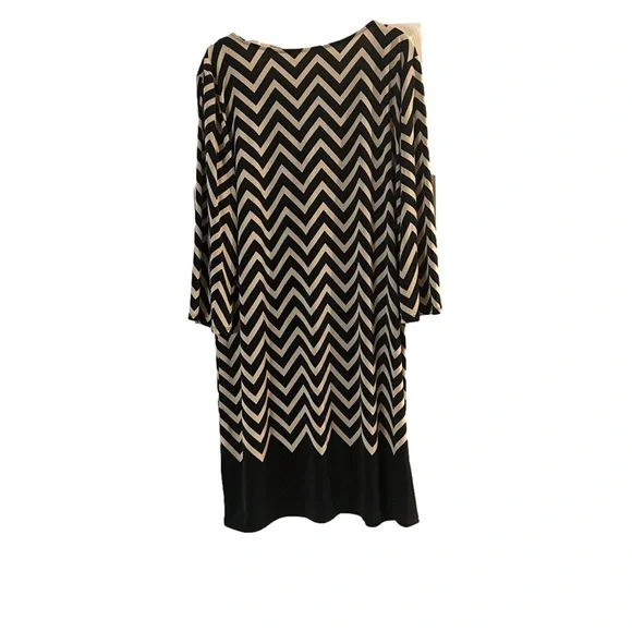 Tacera dress tan black chevron print black hem NWOT  2X long sleeve knee length - Picture 2 of 8
